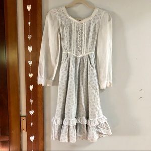 Perfect pale pastel Girls Gunne Sax prairie dress